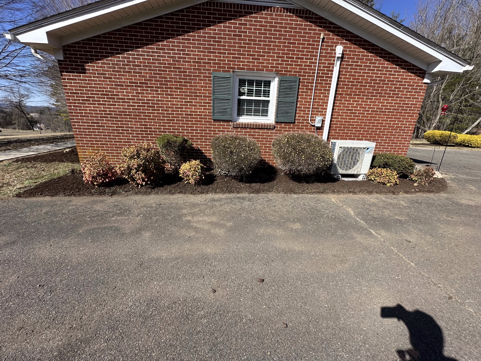 Foundation landscaping and mulch beds in Hillsville, VA